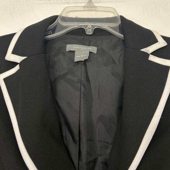 Ann Taylor Black/White Stretch Knit Cropped Blazer Size 2 - Picture 7 of 11